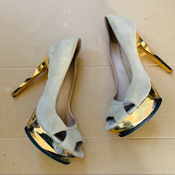 Herve Leger Shoes - 🆕 HERVE LÉGER Nude Kellia platform gold heels 7.5